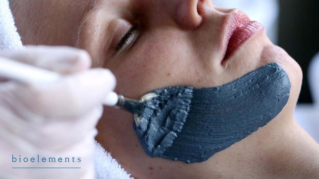 Gloss Salon & Day Spa 68137