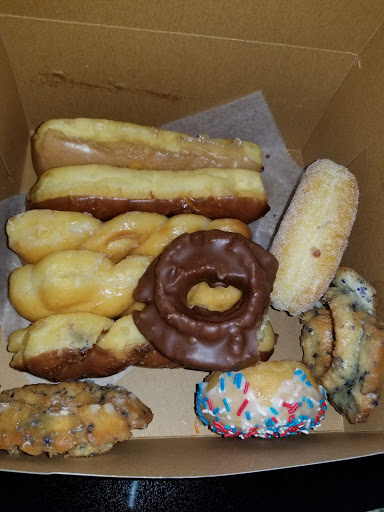 Donut Shop «T & D Donuts», reviews and photos, 6075 N Figarden Dr, Fresno, CA 93722, USA