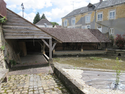 Lavoir à Tuffé-Val-de-la-Chéronne