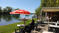 Atmosphère du Restaurant français Les Quais de Taillebourg - n°1