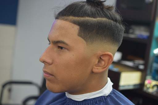 Barber Shop «Razor Sharp Cutz - Valley Hi», reviews and photos, 410 Valley Hi Dr #102, San Antonio, TX 78227, USA