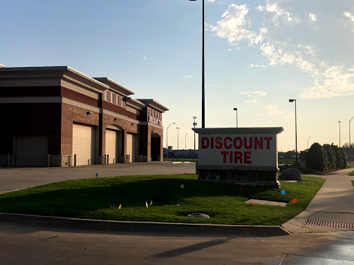 Tire Shop «Discount Tire», reviews and photos, 2900 Mt Williams Dr, Norman, OK 73069, USA