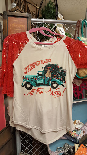 Furniture Store «3 Vintage Chicks», reviews and photos, 13012 N Cave Creek Rd, Phoenix, AZ 85022, USA