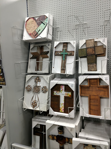 Home Goods Store «At Home», reviews and photos, 4620 Stadium Dr, Kalamazoo, MI 49008, USA