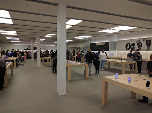 Computer Store «Apple Tysons Corner», reviews and photos, 1961 Chain Bridge Rd, McLean, VA 22102, USA