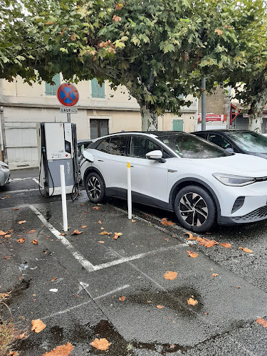 Borne de recharge de véhicules électriques SYDEC Landes Station de recharge Dax