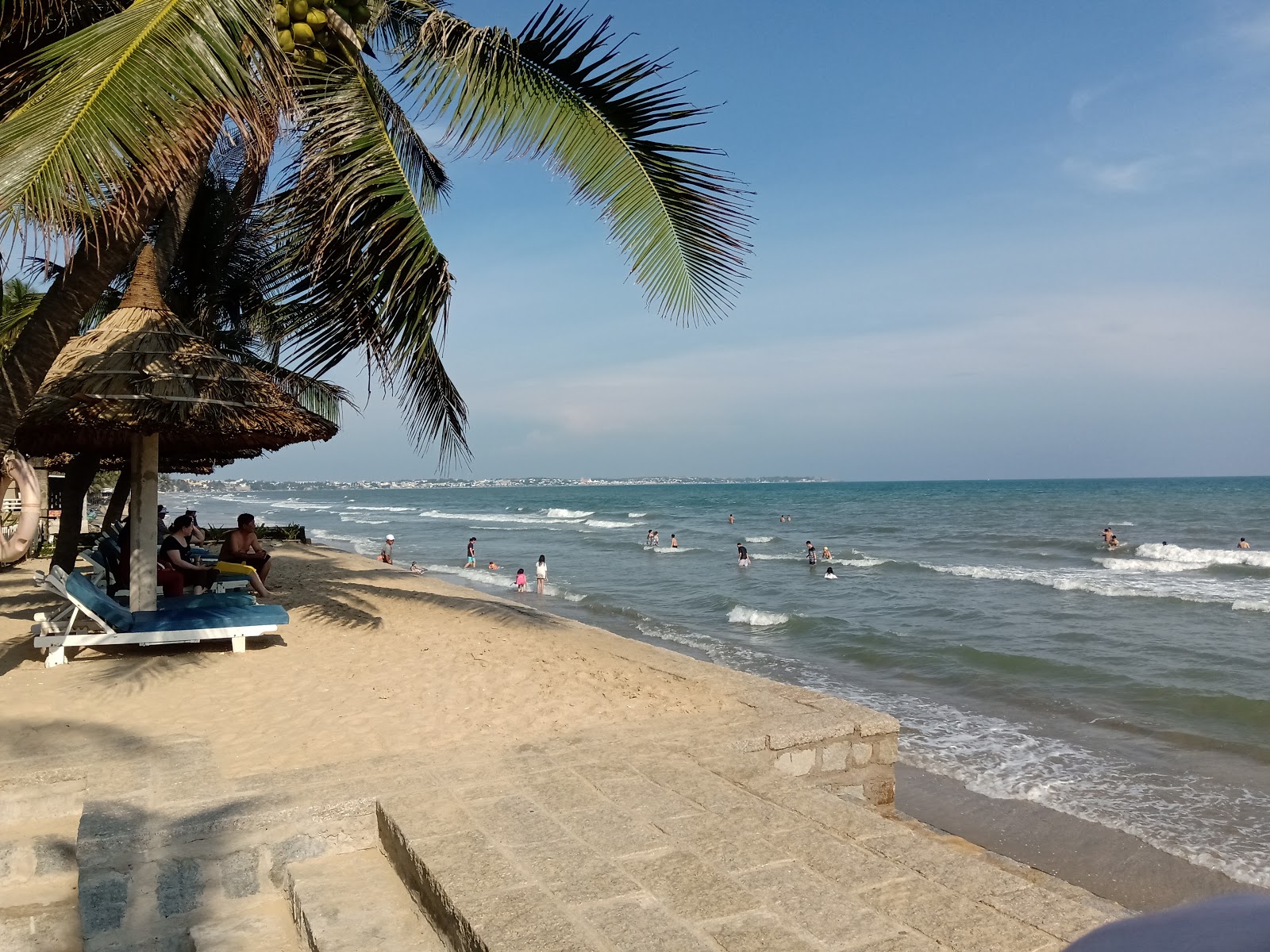 Huynh Thuc Khang Beach的照片 带有宽敞的海岸