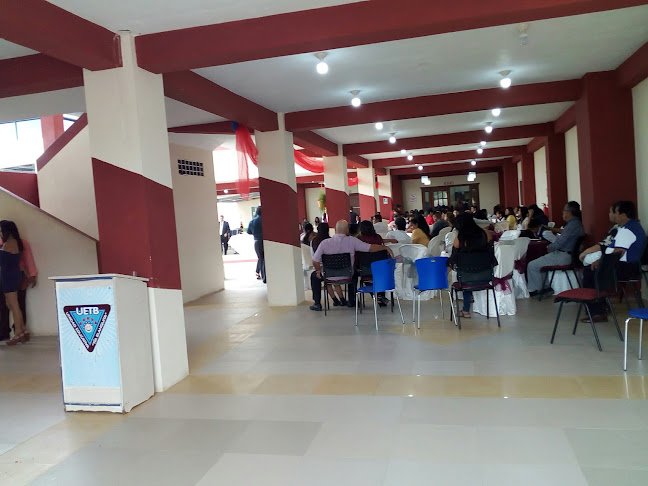 Opiniones de Colegio Tia Blanquita en Machala - Escuela