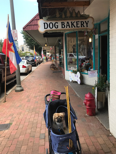 Bakery «Smoky Mountain Dog Bakery», reviews and photos, 102 N Main St, Waynesville, NC 28786, USA