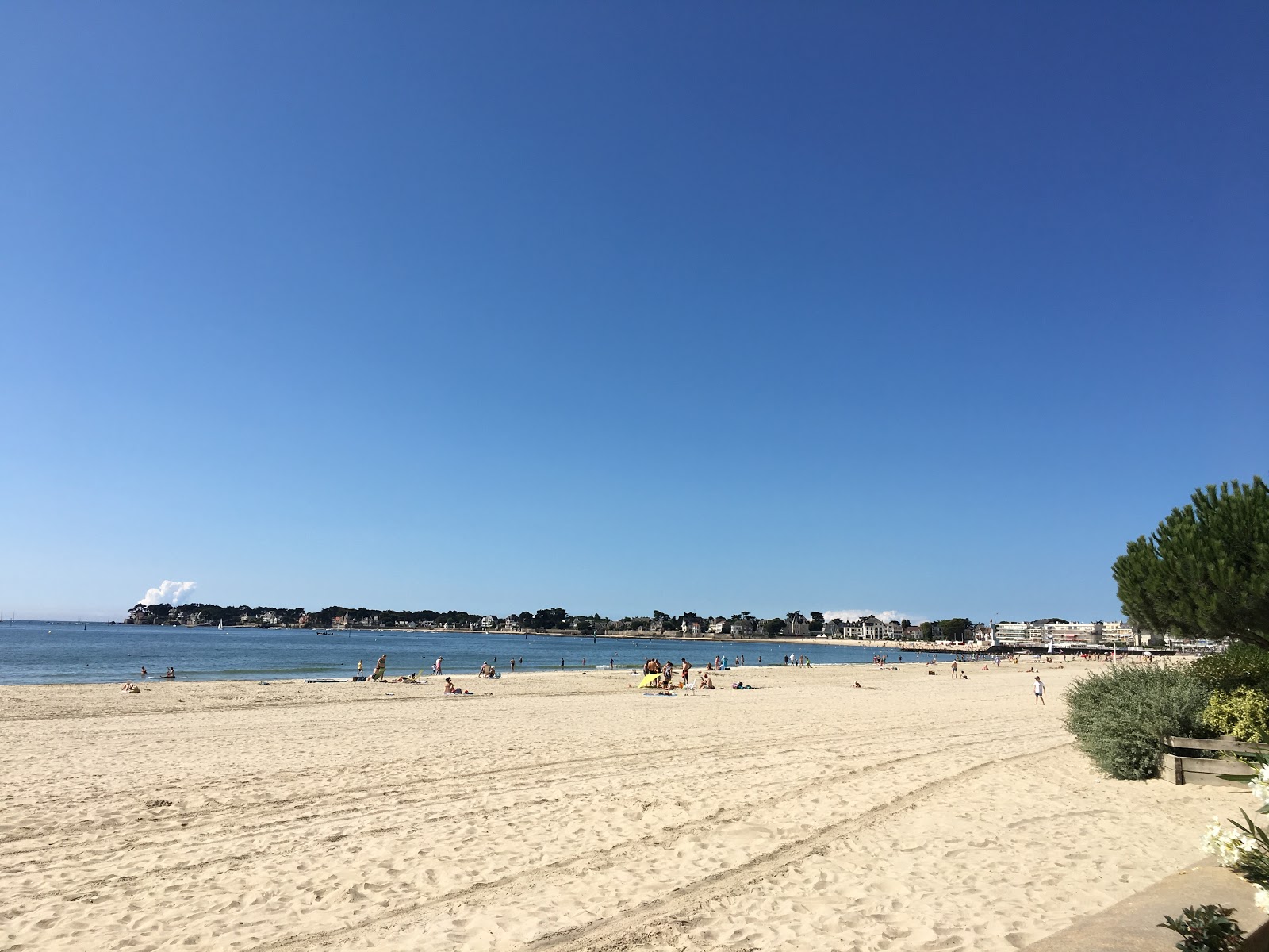Foto von Benoit beach mit langer gerader strand