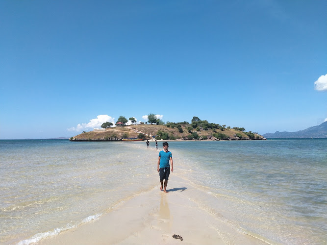 Menjelajahi Keindahan Pantai di Nusa Tenggara Barat: Jumlah Tempat Wisata Pantai yang Wajib Dikunjungi