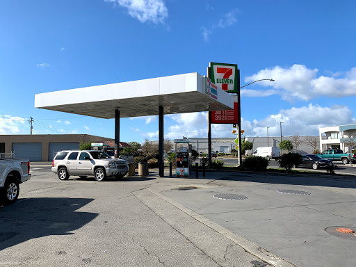 7-Eleven, 455 Airport Blvd, Watsonville, CA 95076, USA, 