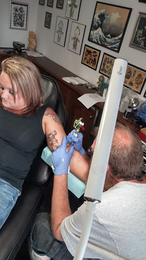 Tattoo Shop «Old Crow Tattoo», reviews and photos, 2625 N Main St #201, Crossville, TN 38555, USA