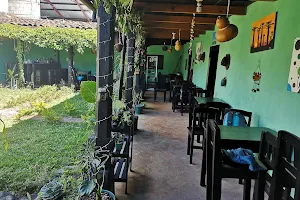 El Jardín Café y Restaurante image