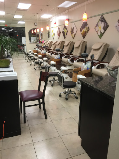 Nail Salon «T & T Nail Salon», reviews and photos, 283 E International Speedway Blvd, DeLand, FL 32724, USA