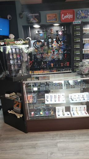 Tobacco Shop «Hazel Sky Smoke Shop San Pedro», reviews and photos, 7071 San Pedro Ave, San Antonio, TX 78216, USA