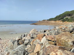 Plage de Guerzit'in fotoğrafı geniş bir kıyı şeridi ile birlikte