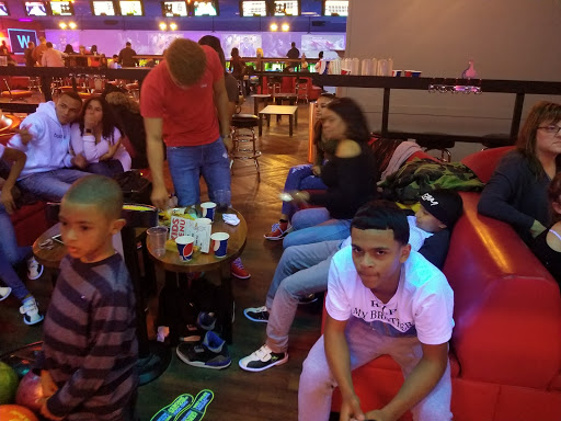 Bowling Alley «Bowlero Commack», reviews and photos, 2183 Jericho Turnpike, Commack, NY 11725, USA