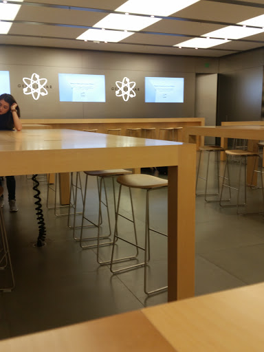 Computer Store «Apple Cielo Vista Mall», reviews and photos, 8401 Gateway Blvd W, El Paso, TX 79925, USA