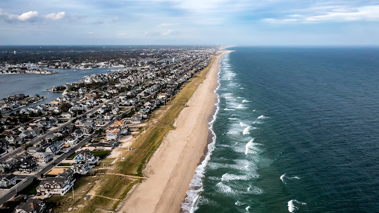 Lyman Str. Beach