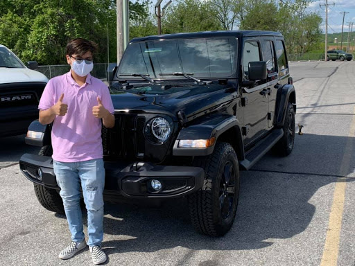 Used Car Dealer «Apple CDJR of Hanover», reviews and photos, 200 Eisenhower Dr, Hanover, PA 17331, USA