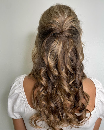 Beauty Salon «Broadway Fabulous Salon», reviews and photos, 310 Monroe St, Dunedin, FL 34698, USA