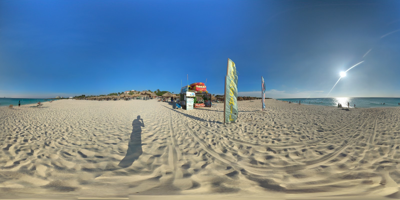 Fotografie cu Plaja Eagle cu o suprafață de apa pură turcoaz