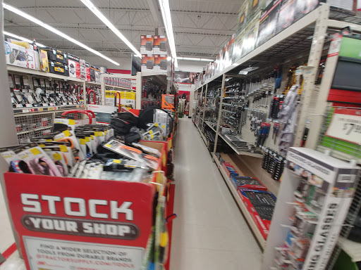 Home Improvement Store «Tractor Supply Co.», reviews and photos, 700 S Ortonville Rd, Ortonville, MI 48462, USA