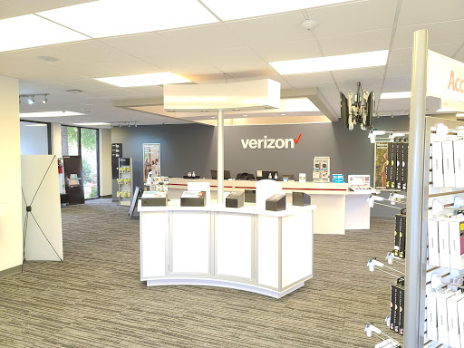 Cell Phone Store «Verizon Authorized Retailer, TCC», reviews and photos, 2190 Southport Rd #13, Spartanburg, SC 29302, USA
