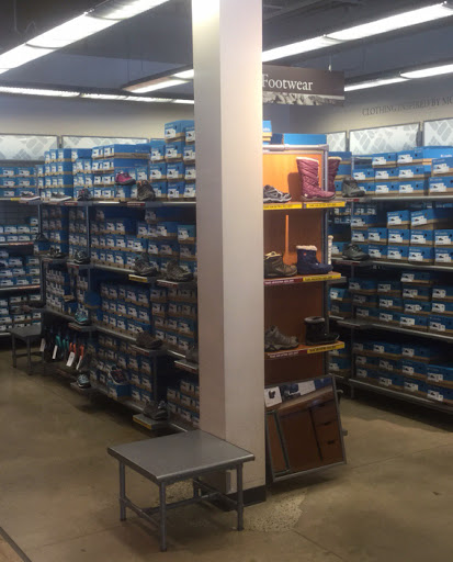 Sportswear Store «Columbia Sportswear Outlet Store at Premium Outlets Hagerstown», reviews and photos, 495 Premium Outlets Blvd, Hagerstown, MD 21740, USA