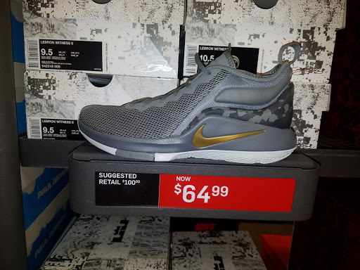 Clothing Store «Nike Factory Store», reviews and photos, 1475 N Burkhart Rd Suite C-200, Howell, MI 48855, USA