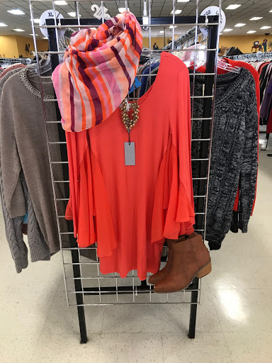 Thrift Store «Texas Thrift Store», reviews and photos, 200 Ash Ave, McAllen, TX 78501, USA