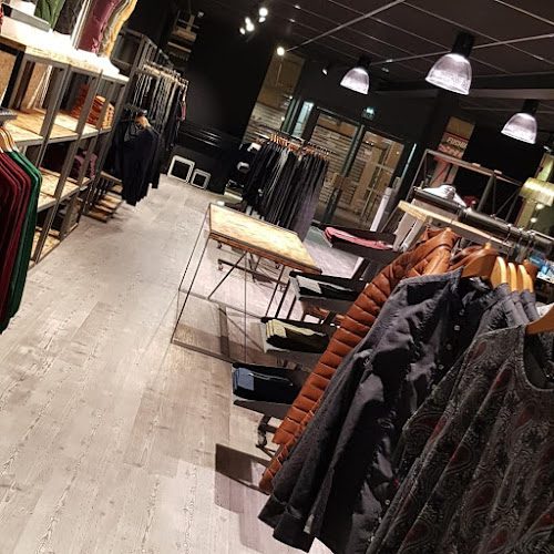 Magasin de vêtements pour hommes ATIPIK STORE Marmande