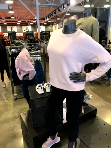 Sporting Goods Store «Nike Factory Store», reviews and photos, 20 Killingworth Tpke #155, Clinton, CT 06413, USA