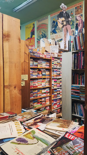 Magazine Store «Book Castle-Movie World», reviews and photos, 212 N San Fernando Blvd, Burbank, CA 91502, USA