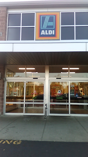 Supermarket «ALDI», reviews and photos, 1702 Brady St, Davenport, IA 52803, USA
