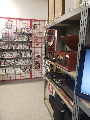 Second Hand Store «STUFF», reviews and photos, 9770 SE 82nd Ave, Happy Valley, OR 97086, USA