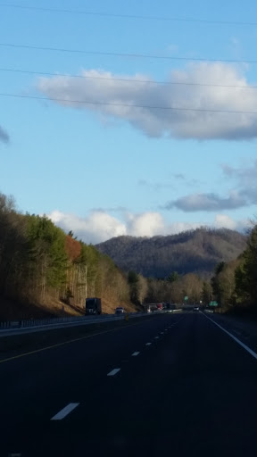 Event Venue «Sleepy Hollow Inn & Event Center», reviews and photos, 132 Old Jims Branch Rd, Swannanoa, NC 28778, USA