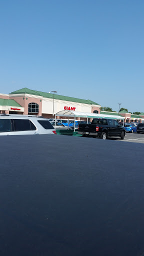 Grocery Store «Giant Food Stores», reviews and photos, Leithsville Rd Leithsville Rd, Hellertown, PA 18055, USA