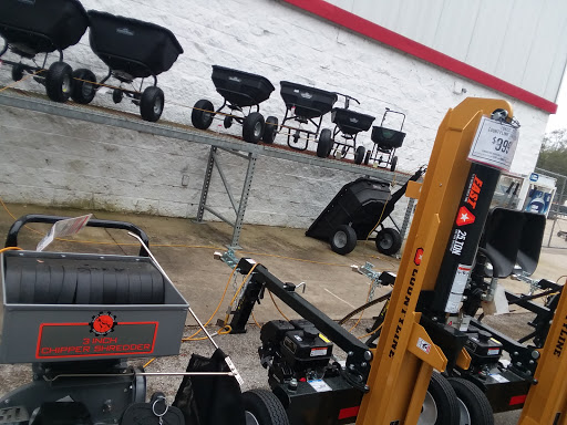 Home Improvement Store «Tractor Supply Co.», reviews and photos, 2300 N Woodland Blvd, DeLand, FL 32720, USA