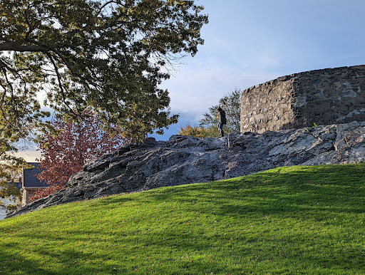 Park «Bell Rock Memorial Park», reviews and photos, Main St & Wigglesworth Street, Malden, MA 02148, USA