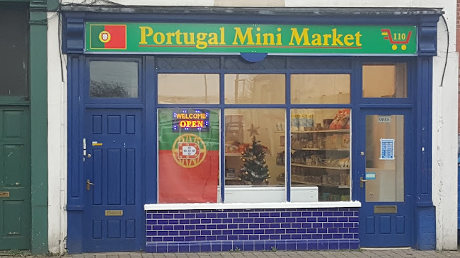 Portugal Mini Markert & Cafe in Gloucester