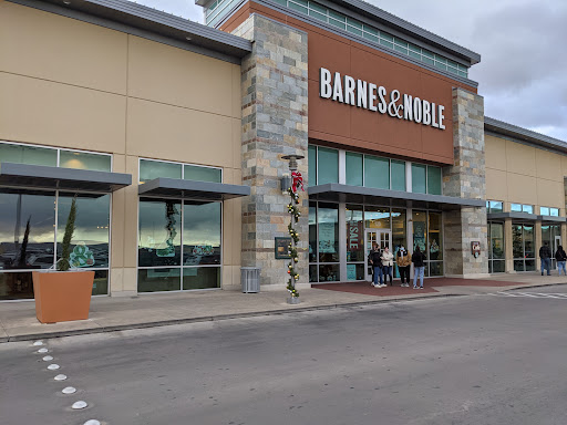 Book Store «Barnes & Noble Booksellers El Paso/Fountains at Farah», reviews and photos, 8889 Gateway Blvd W #120, El Paso, TX 79925, USA