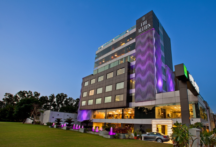 The Altius Boutique Hotel (Kings Cross Sports Bar & Lounge)