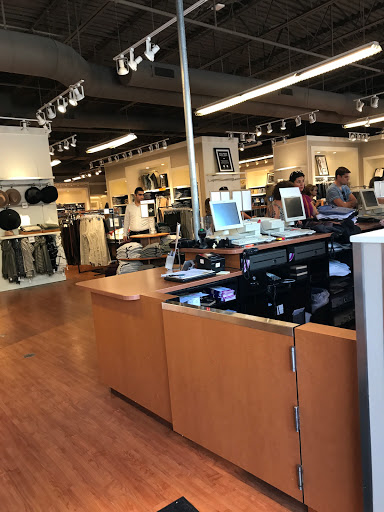 Clothing Store «Banana Republic», reviews and photos, 1 Premium Outlet Blvd, Tinton Falls, NJ 07753, USA