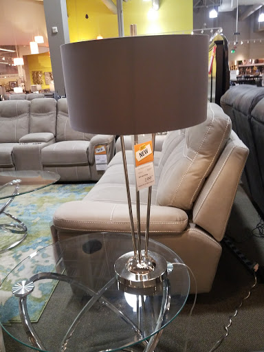 Furniture Store «Art Van Furniture - Auburn Hills», reviews and photos, 4612 Baldwin Rd, Auburn Hills, MI 48326, USA