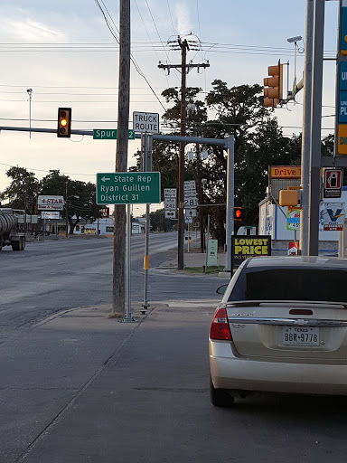 Gas Station «Valero», reviews and photos, 1318 2nd St, Pleasanton, TX 78064, USA