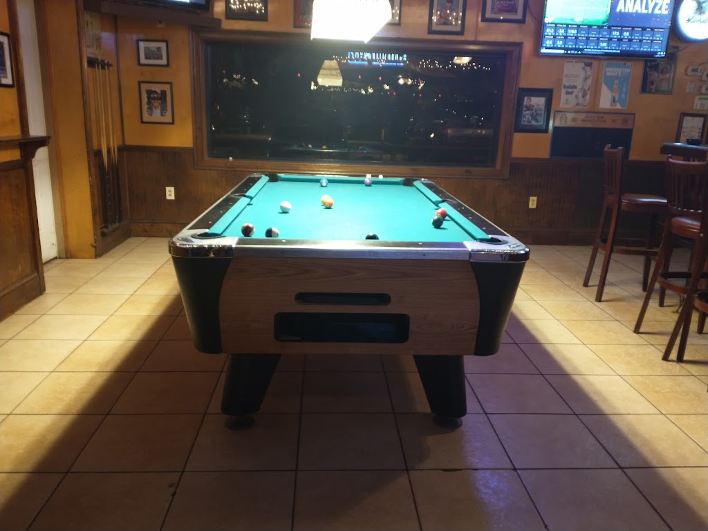 McGregor's Bar 32757