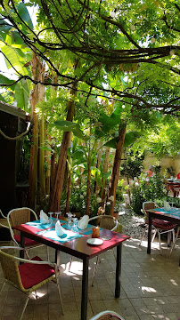 Atmosphère du Restaurant Auberge des Glycines à Taillebourg - n°15