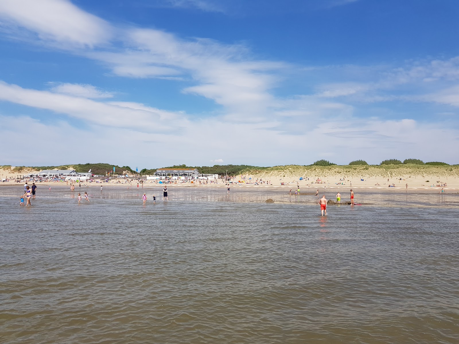 Foto van Badstrand Rockanje met lange baai